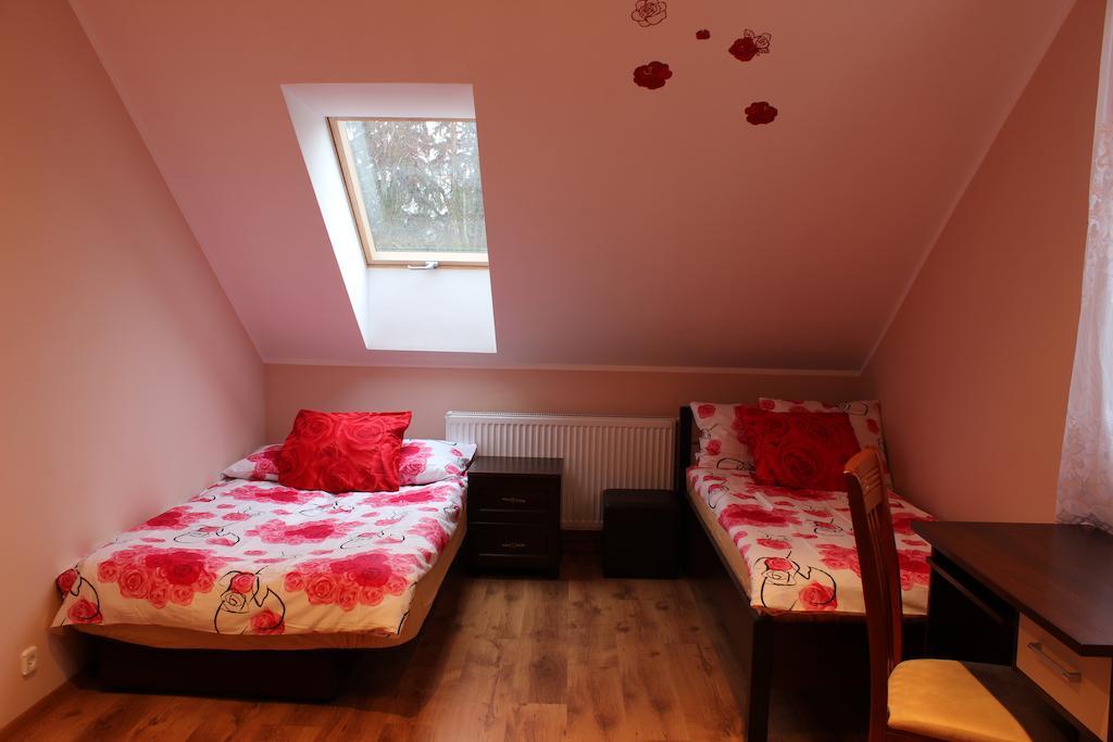 Pensjonat Agroturystyczny Pod Modrzewiem Bed & Breakfast Florczaki Екстериор снимка