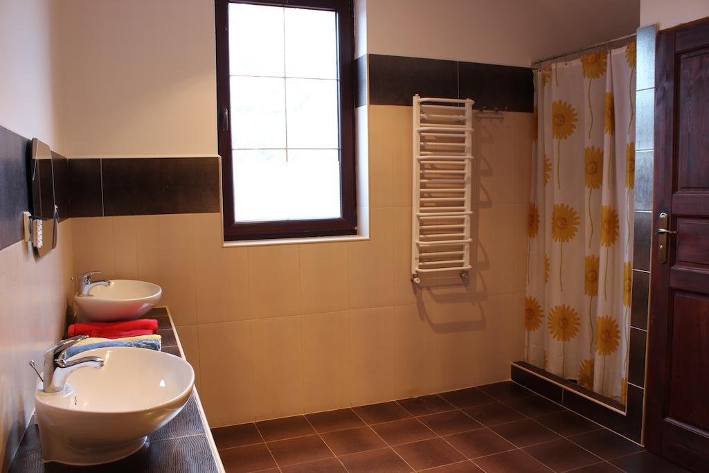 Pensjonat Agroturystyczny Pod Modrzewiem Bed & Breakfast Florczaki Стая снимка
