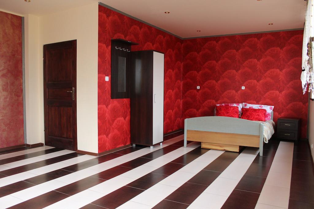 Pensjonat Agroturystyczny Pod Modrzewiem Bed & Breakfast Florczaki Стая снимка