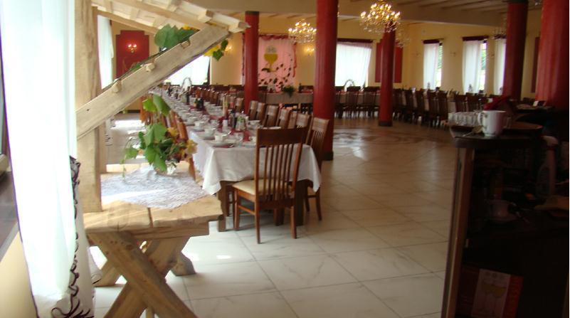 Pensjonat Agroturystyczny Pod Modrzewiem Bed & Breakfast Florczaki Екстериор снимка