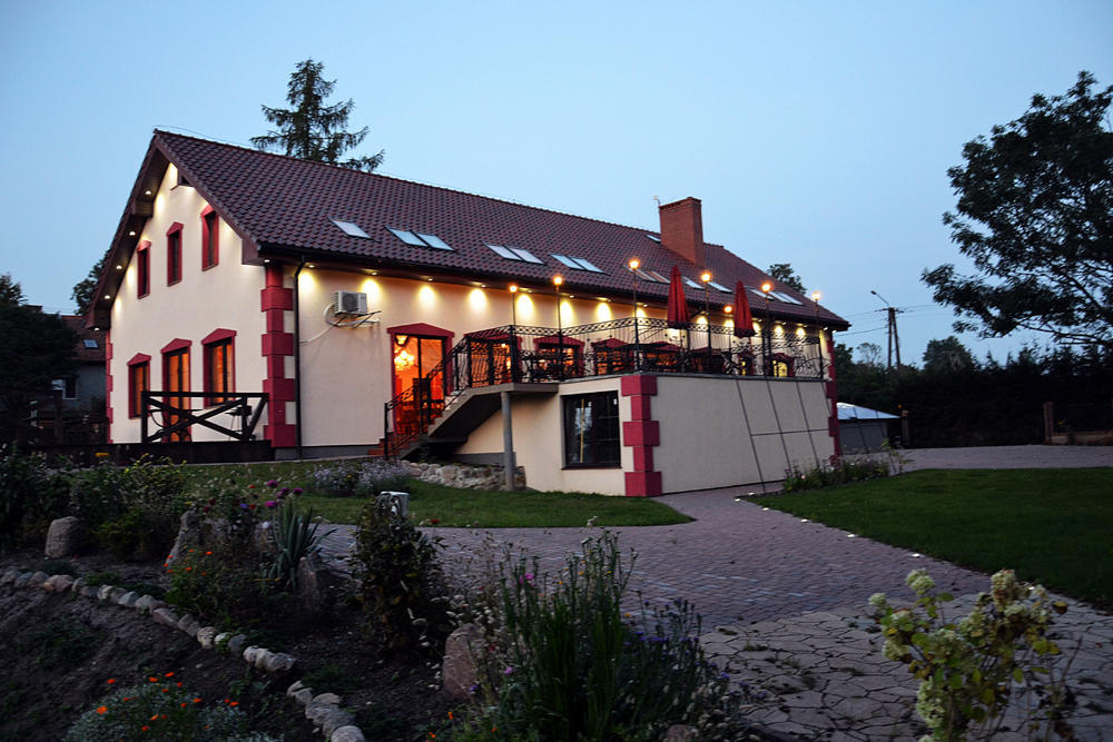Pensjonat Agroturystyczny Pod Modrzewiem Bed & Breakfast Florczaki Екстериор снимка